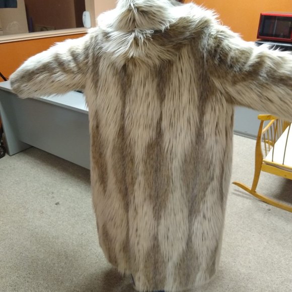 Fabulous Furs Fur Coat - Picture 3 of 5